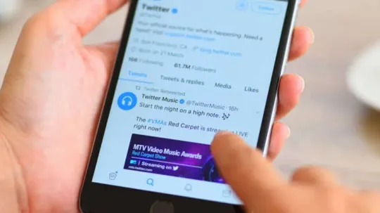 டிவிட்டரில் வழங்கப்பட்டுள்ள புதிய டைம்லைன் அப்டேட்