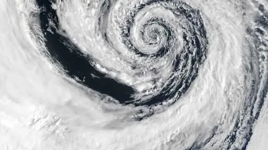 ஃபண பயல: நலததல இரநத அனதத ஈரபபதததயம அகறறம