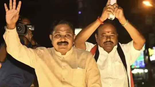 அ.ம.மு.கவிடம் இருந்து பணம் பறிமுதல் செய்ய வானை நோக்கி போலீசார் துப்பாக்கி சூடு