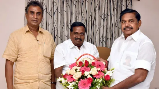 ஹடரகரபன தடடதத கவவடமற எடபபட பழனசமயடம கரகக