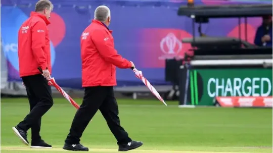 ICC CWC 2019: உலகககபப 2019 இறத ஆடடஙகளல மழ பயதல எனன நடககம?
