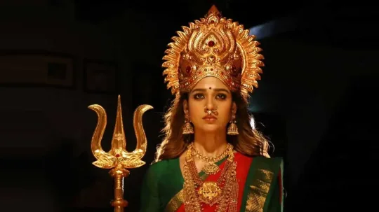 மூக்குத்தி அம்மன் தமிழ் முழு படத்தை இலவசமாக பார்க்க டிஸ்னி ஹாட்ஸ்டார்