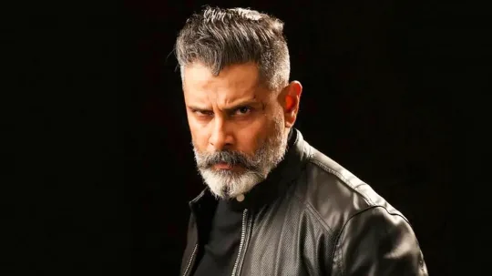 நடகர வகரம சனன கவர மரததவமனயல அனமதககபபடடளளர