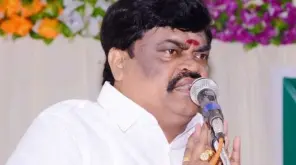 ஒட்டப்பிடாரம் தொகுதி வாக்கு சேகரிப்பின் போது