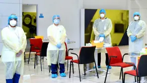 ஊரடங்கில் இருக்கும் விவரங்கள். கொரோனா பணியில் இருக்கும் மருத்துவர்கள்