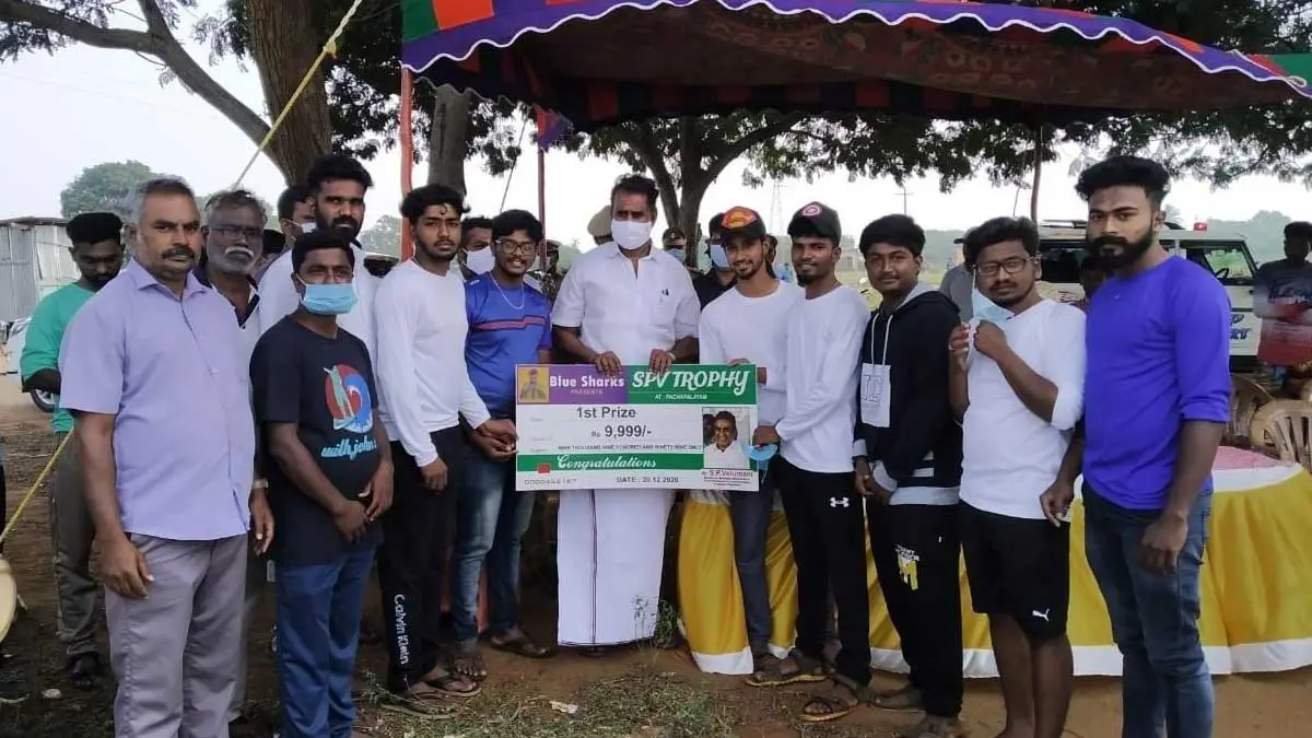 கோவை இளைஞர்களை உற்சாகப்படுத்தும் அமைச்சர் வேலுமணி