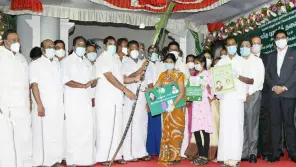 அரிசி குடும்ப அட்டைதாரர்களுக்கு தலா ரூ.2500